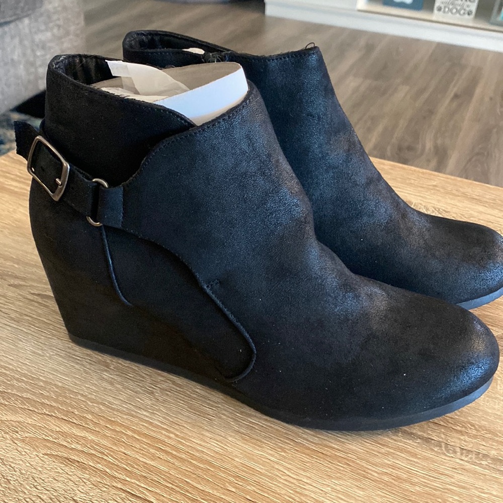 Women’s Black Wedge Heel Bootie